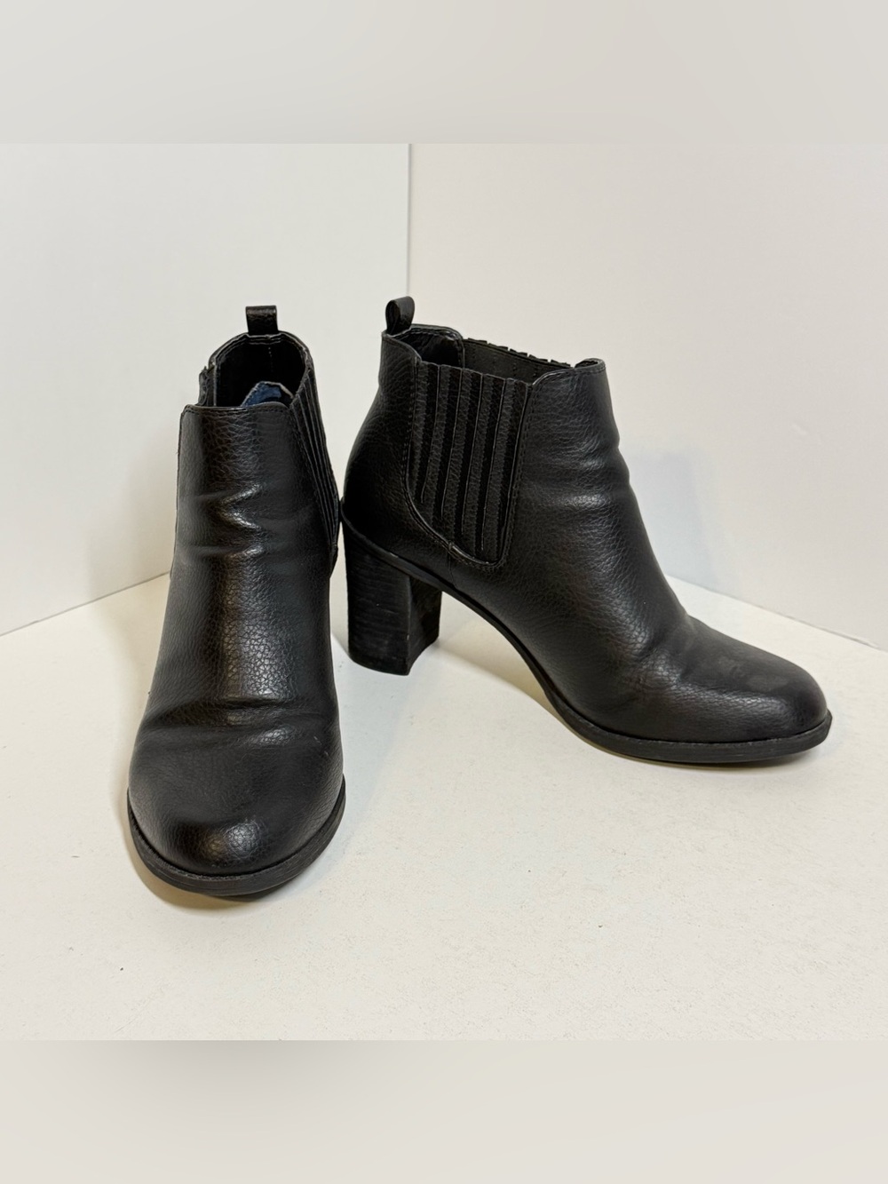 Dr. Scholl's Launch Black Leather Chelsea Booties